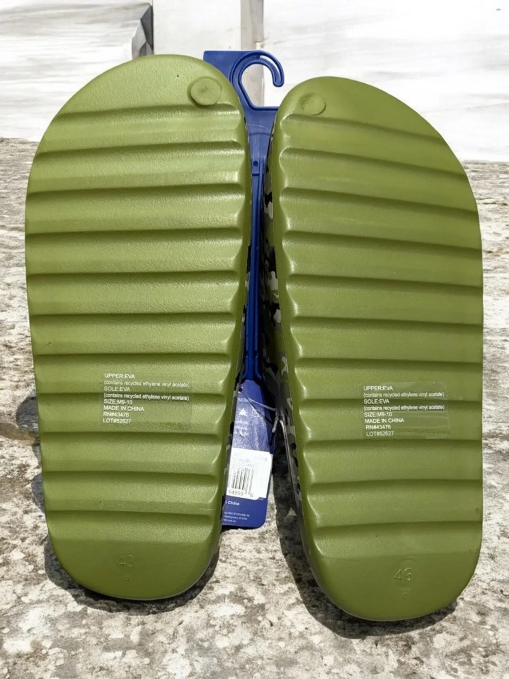 Fruit of the Loom Men's Camo Slide Slipper Sandals Size M 9-10 NEW
